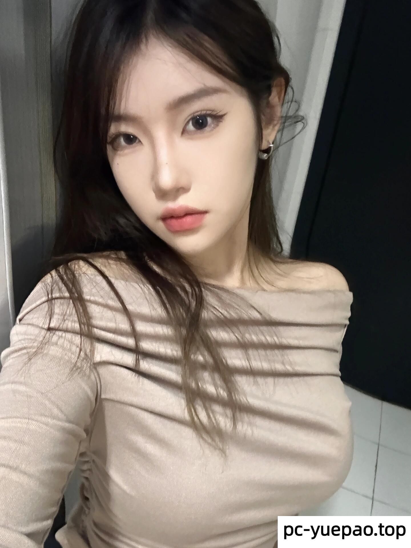 [郑州]  粉嫩美穴身材高挑美女服务一流