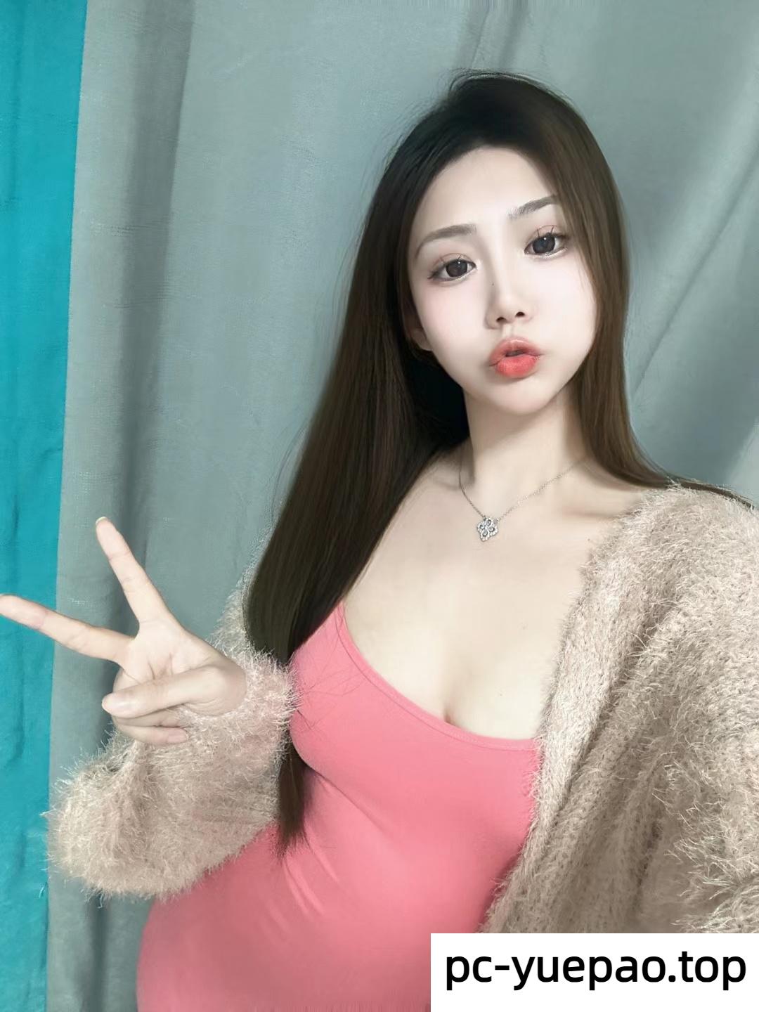 [郑州]  骚气妹子直接射她嘴里
