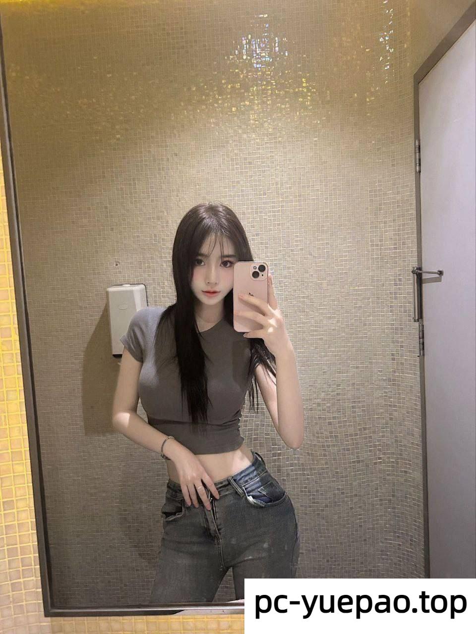 [泉州]  泉州市-丰泽区白皙水嫩的长腿美女