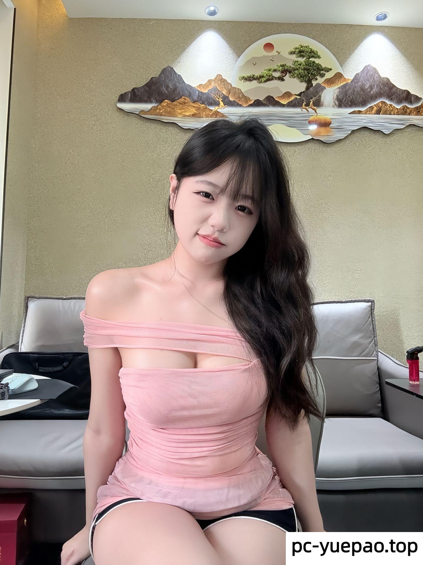 [武汉]  小骚妹身体非常敏感和水娃一样