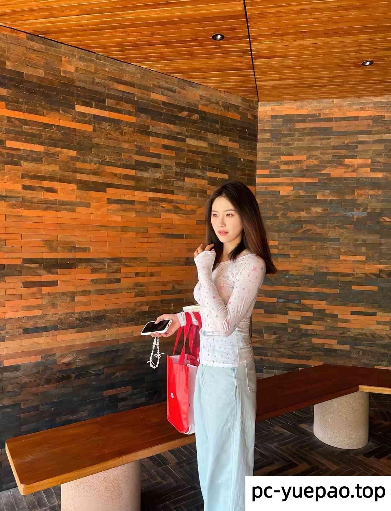 可以外出的圆圆妹子身材诱人无异味