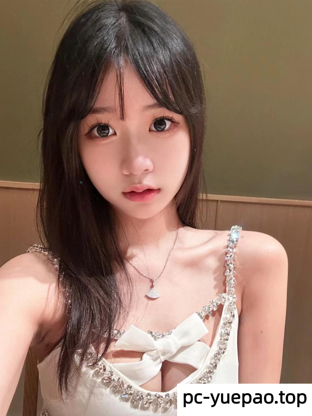 城关区妖娆辣妹淫水多的往外呲