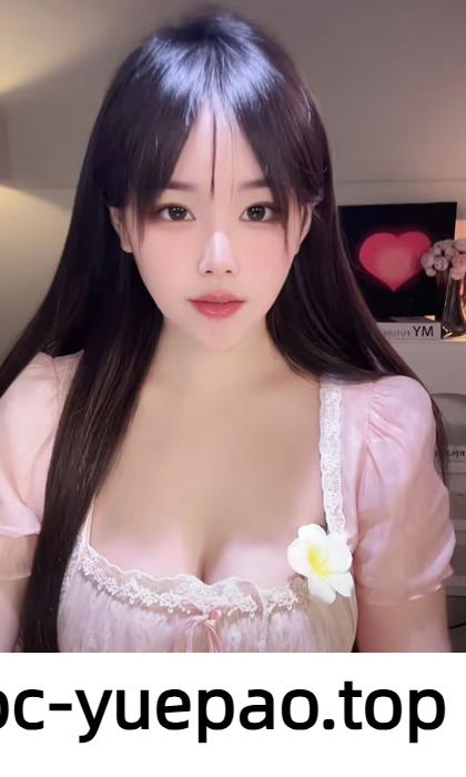 奶头很小掰开小穴粉色阴蒂