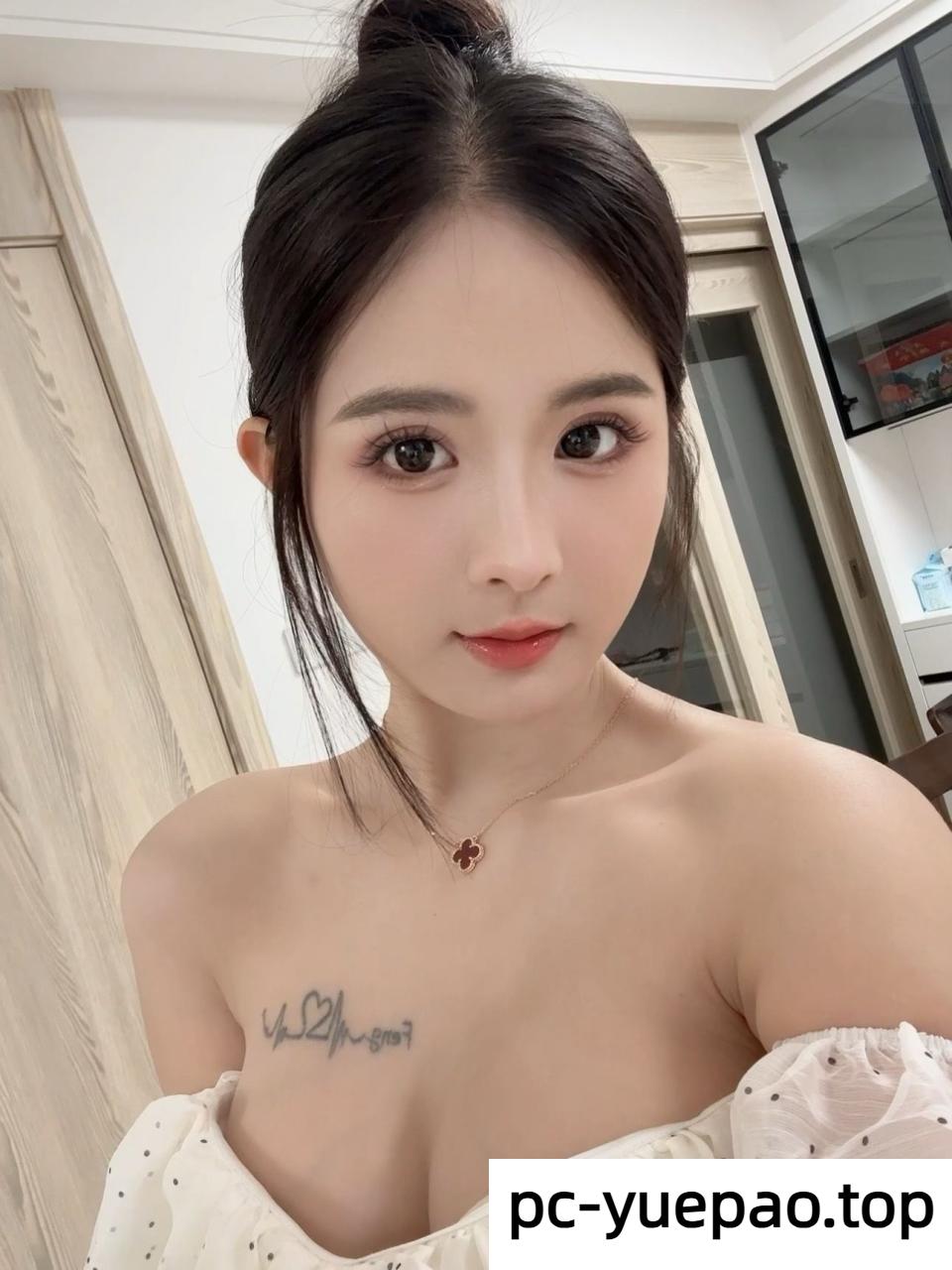 玩的开骚老师可以出击她