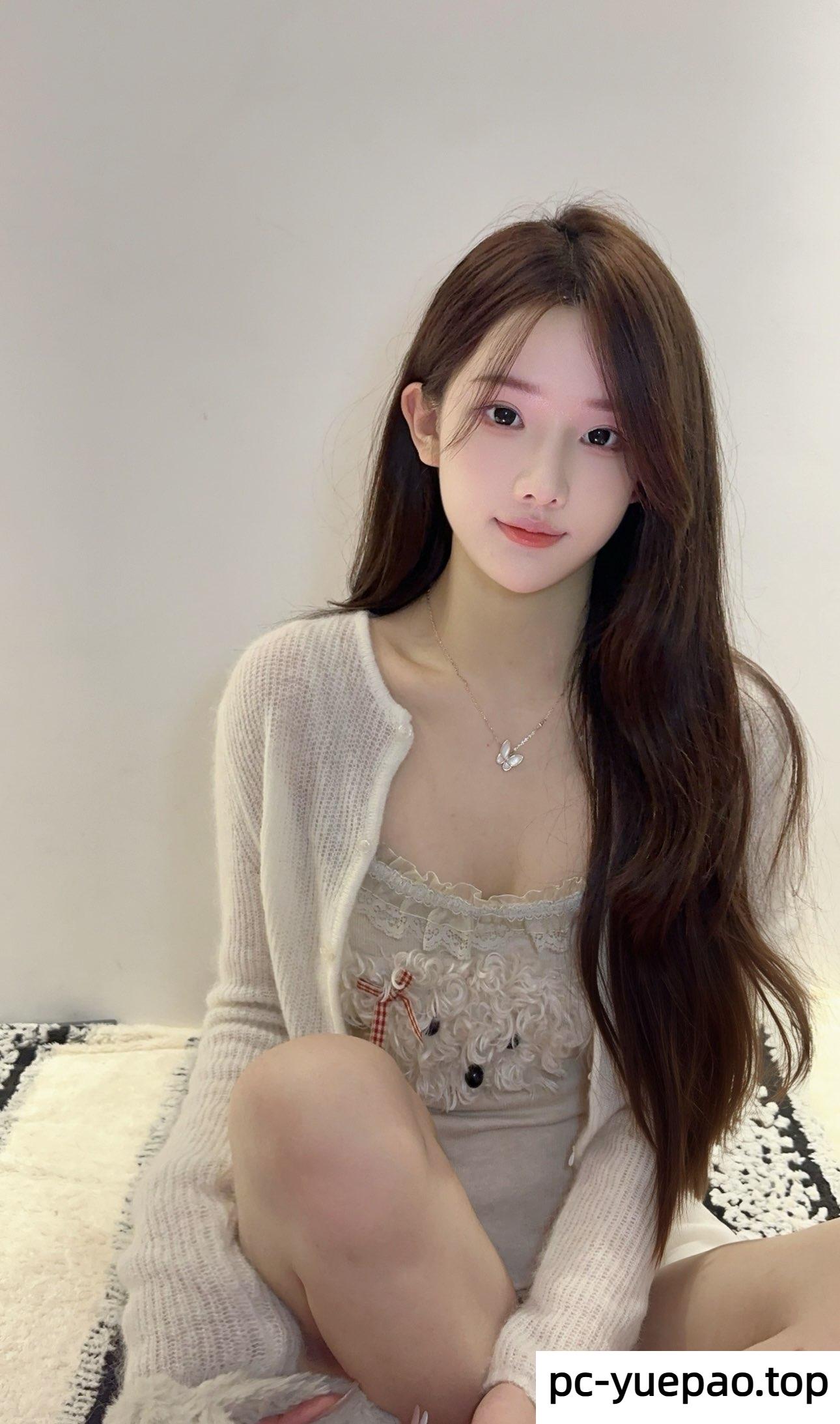 14061052568