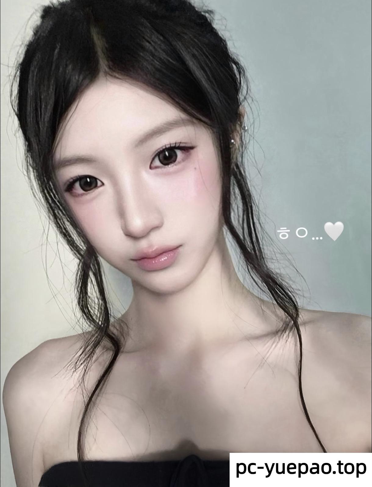 26082030944