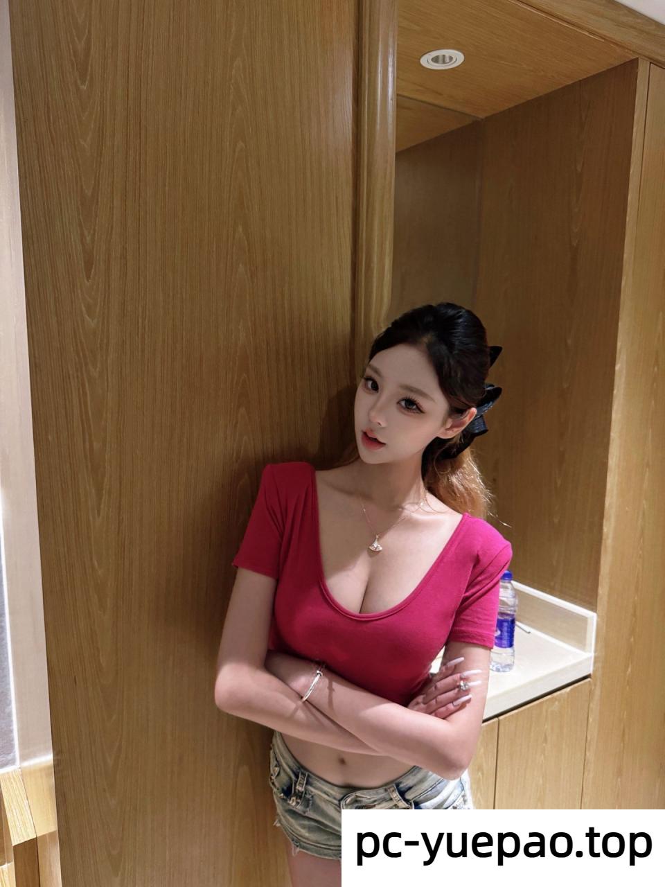 西青小辣妹身材超正