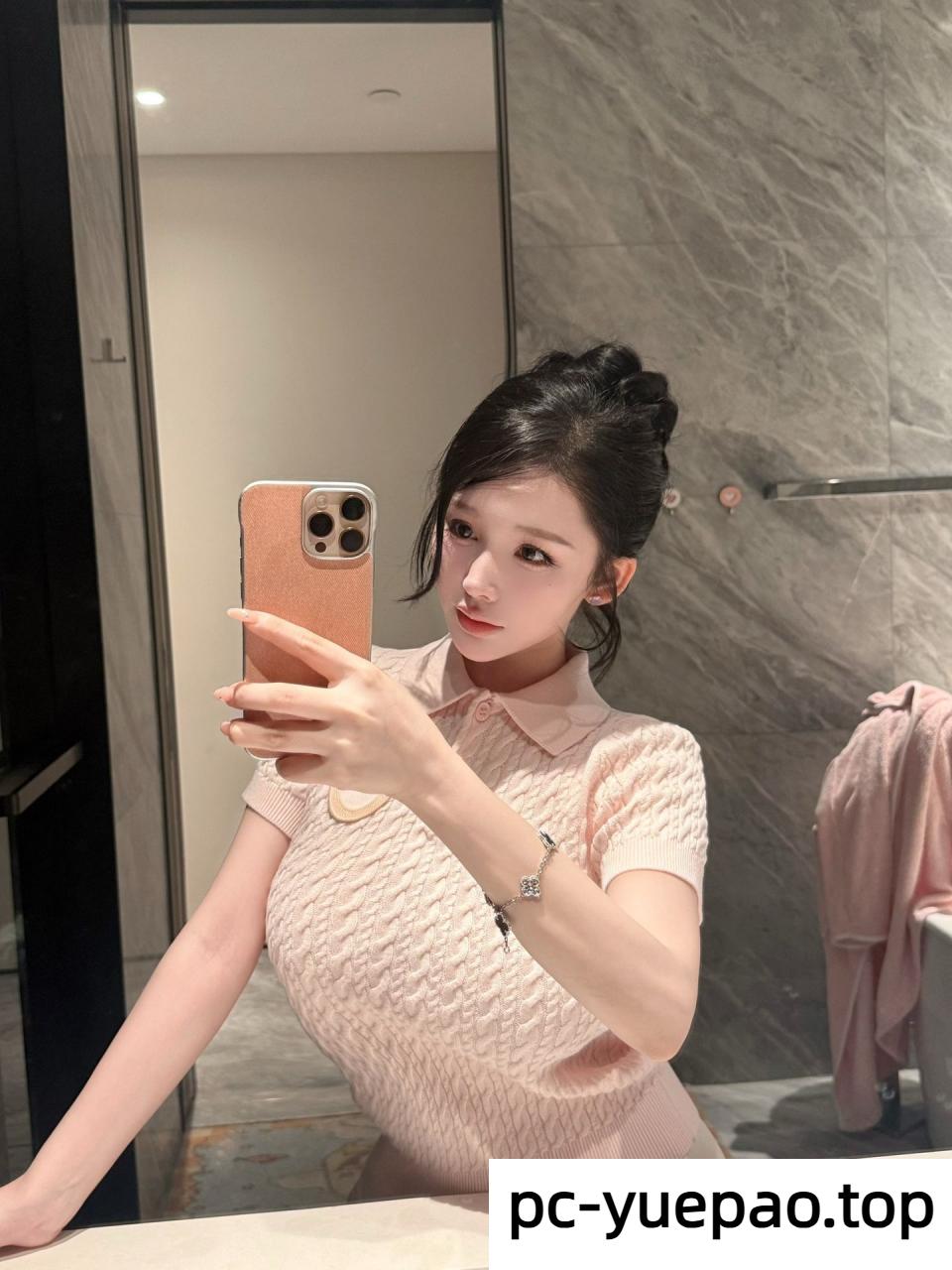 D乳佳人浴缸陪洗特别享受