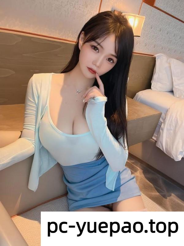 下面会咬人，一插她就变骚