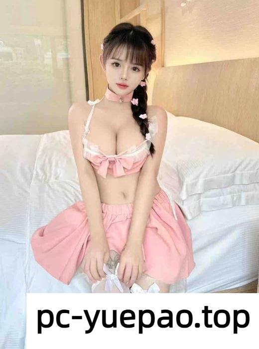 用嘴巴温柔的舔睾丸妙极了