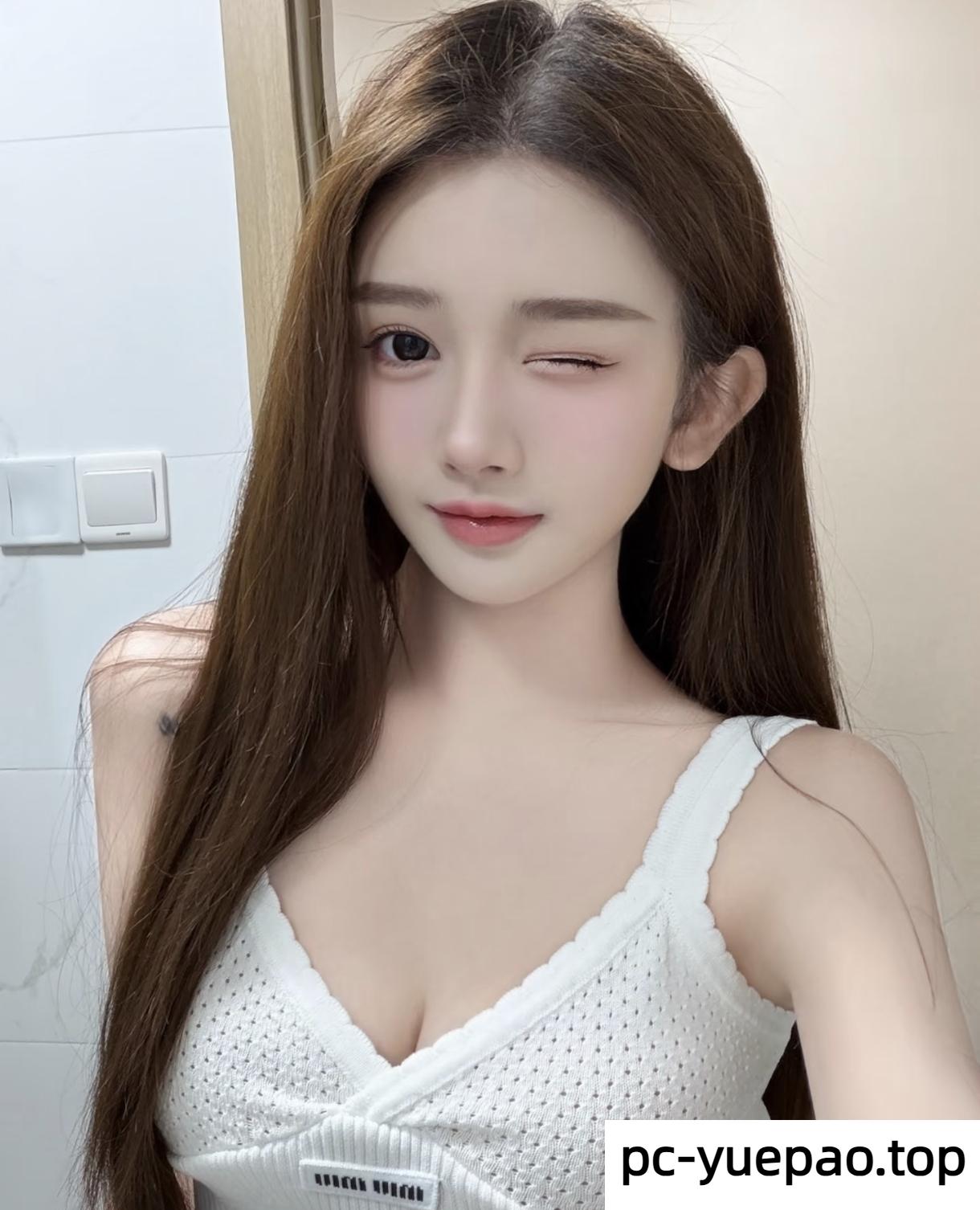 04070848952