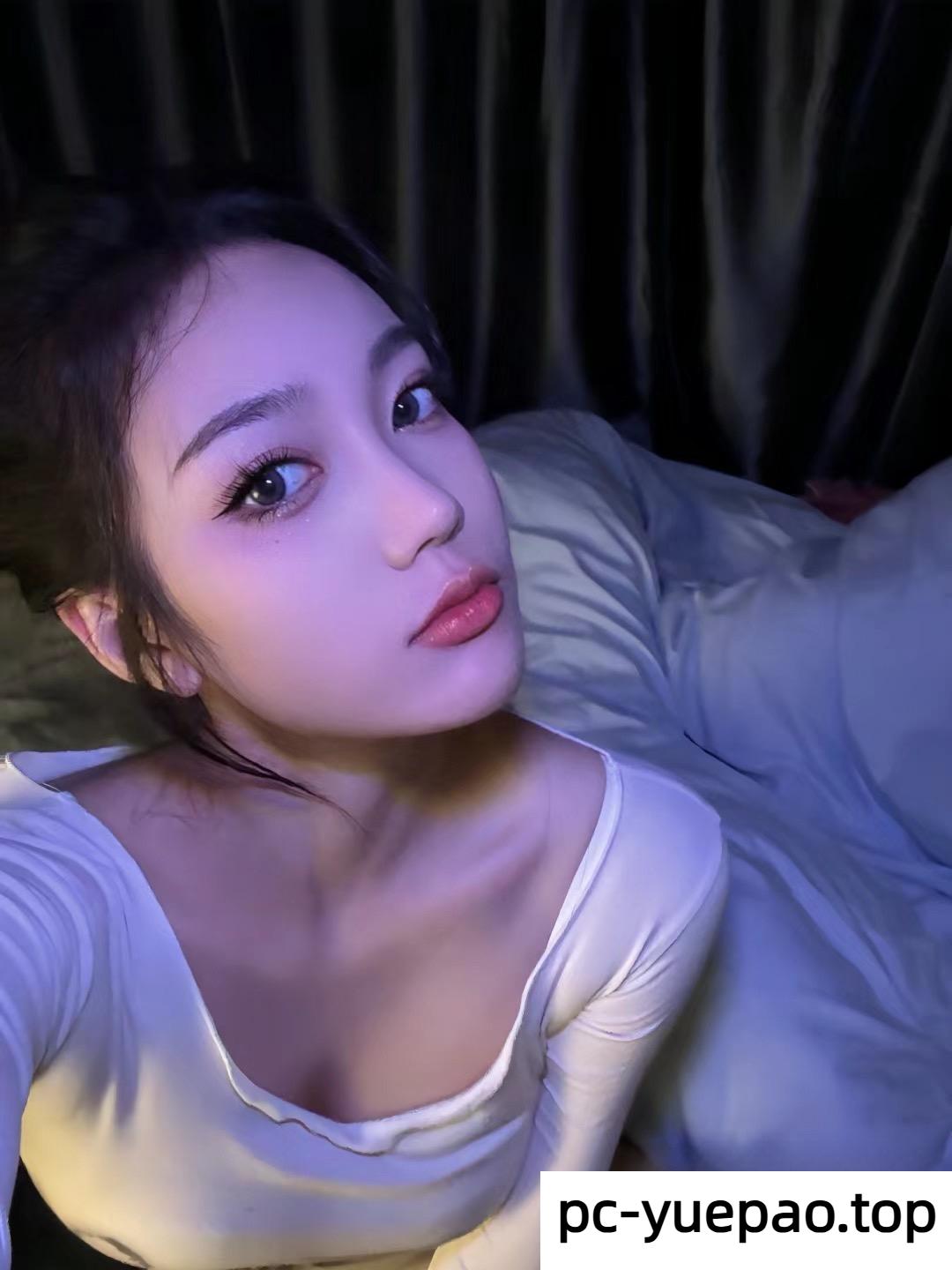 14043929391
