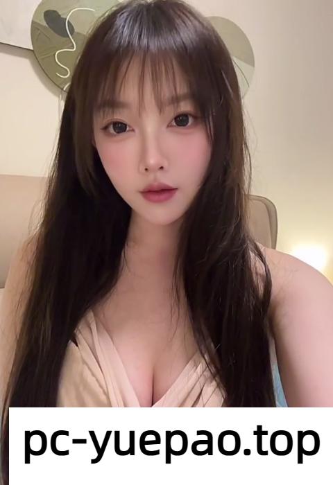 把玩她的一双椒乳令人回味