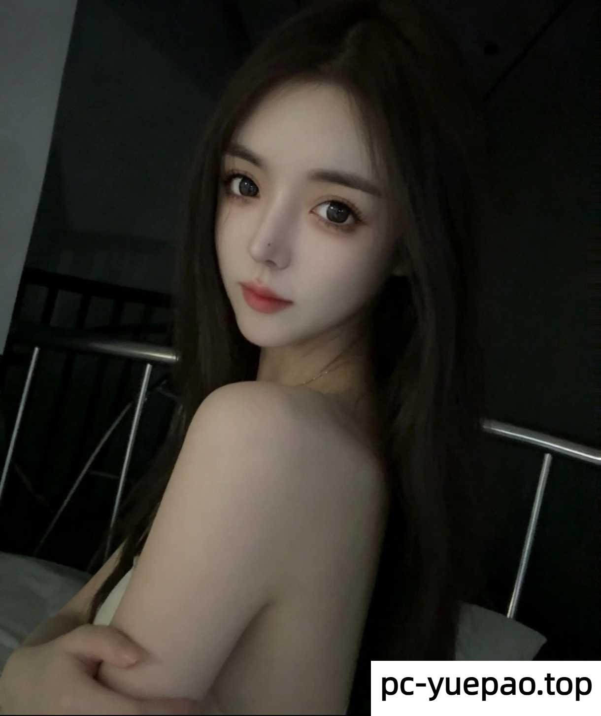 26090040957