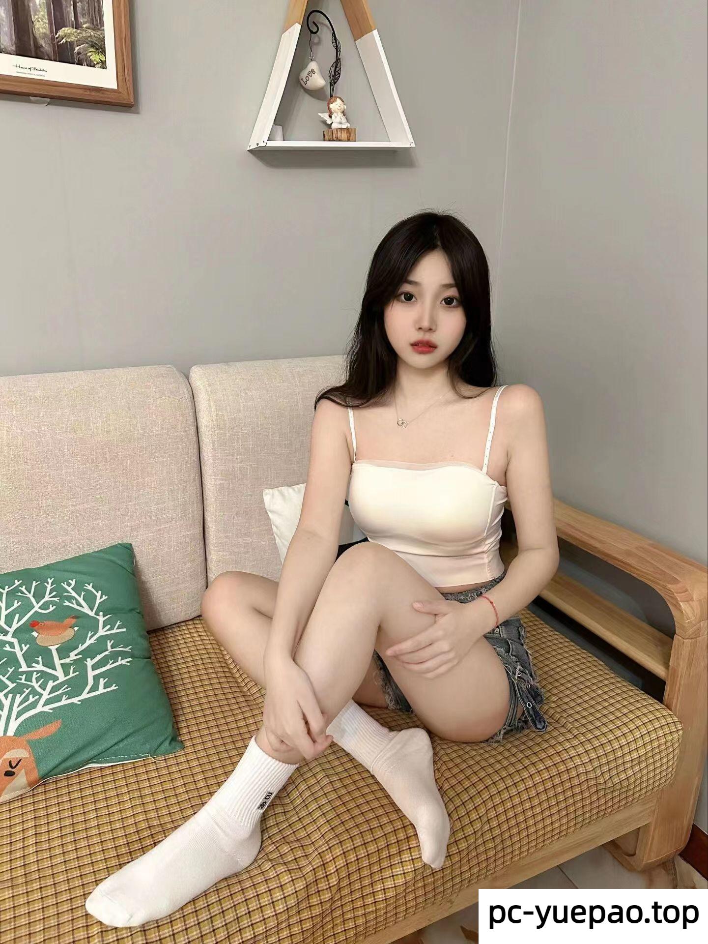 她像八爪鱼一样盘身上