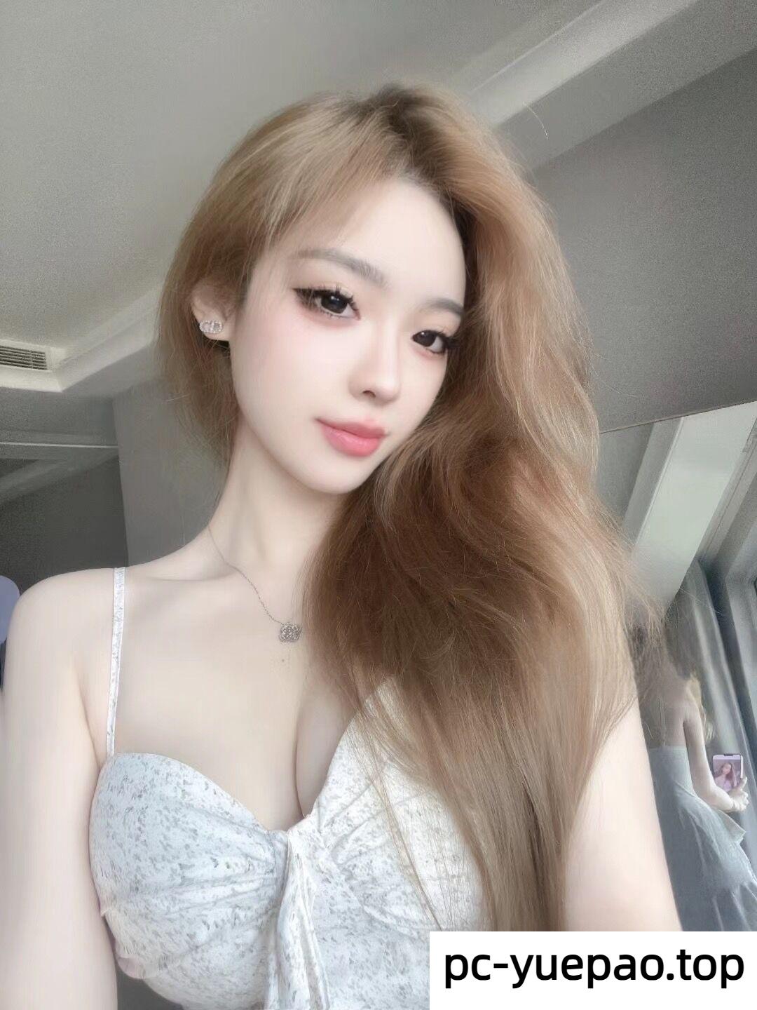 大兴区纯欲妹子梨形美臀一线天