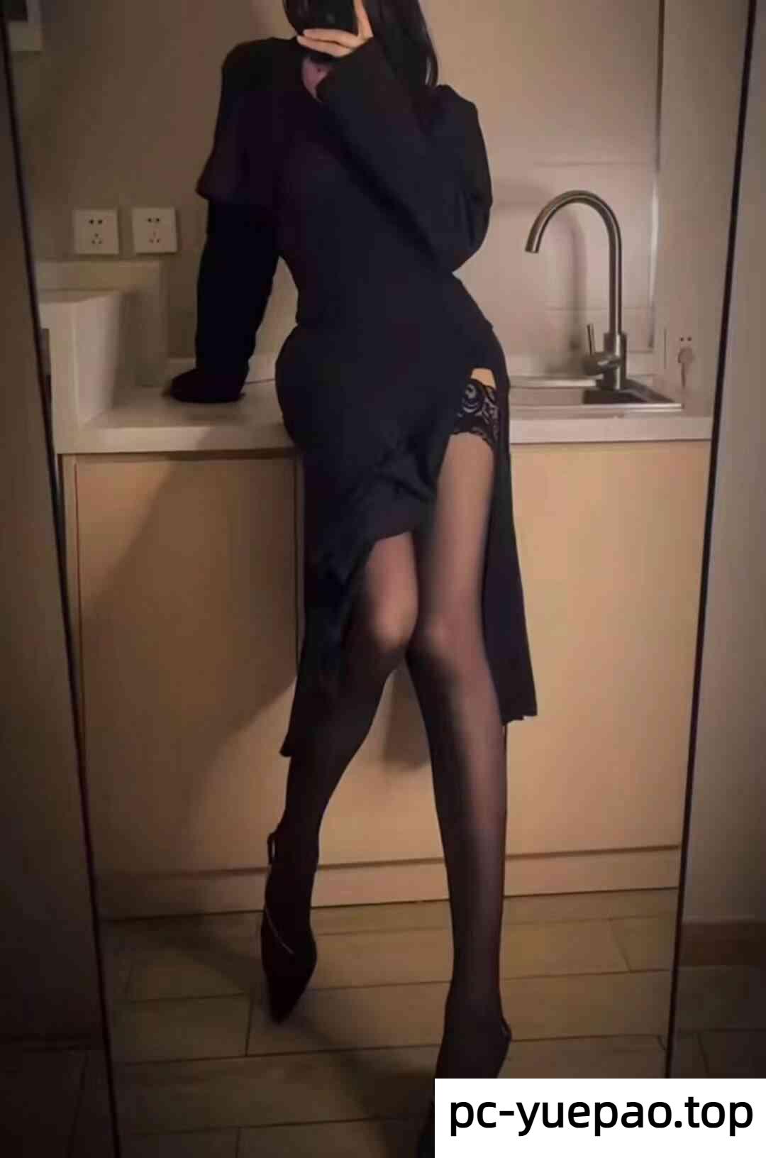 黑丝长腿气质御姐兼职老师