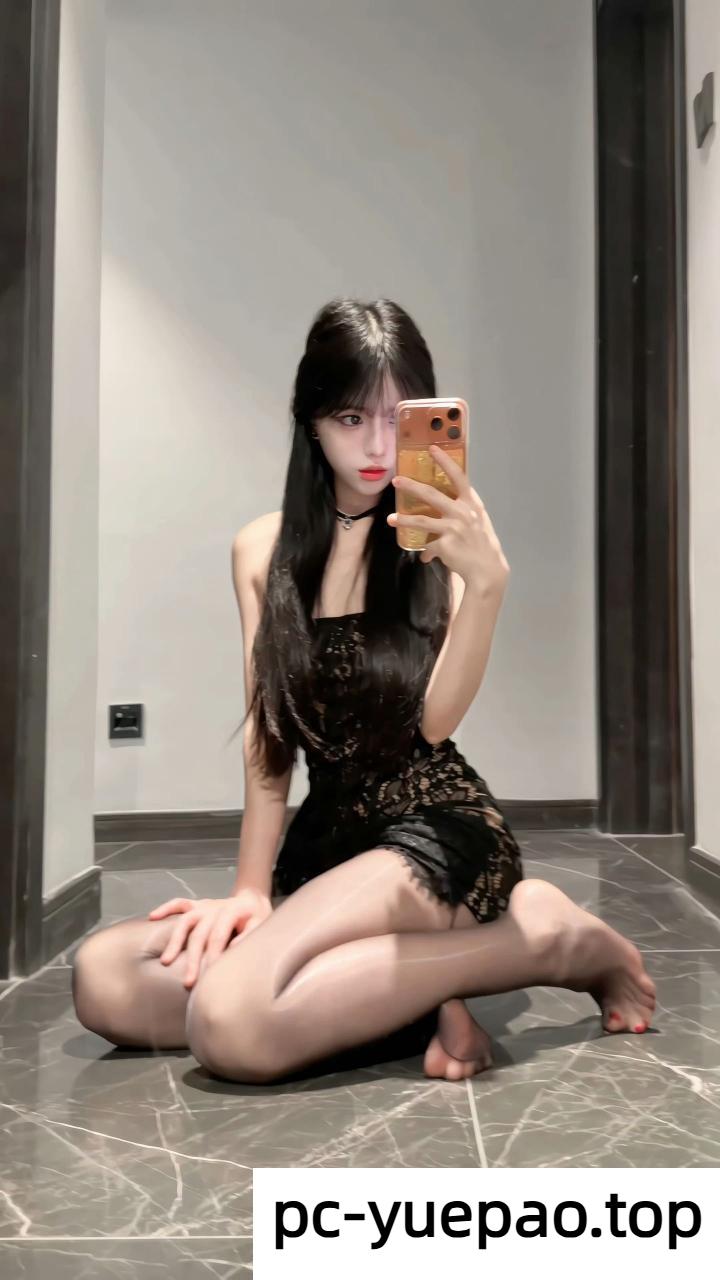 小妮子美乳美腿实在是嫩