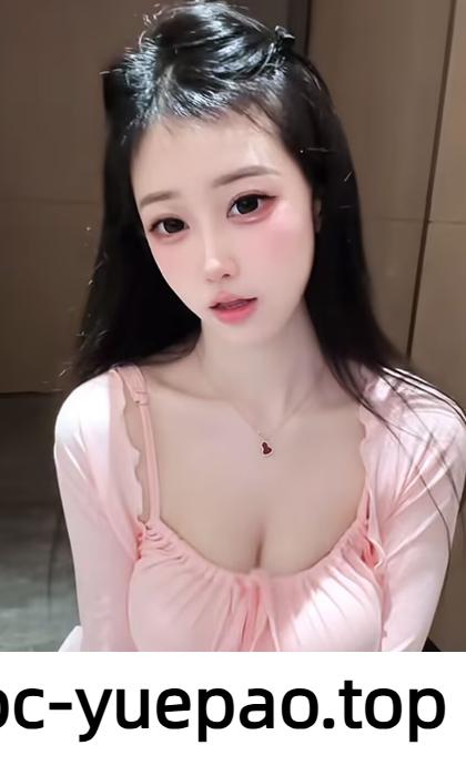 一顿抽插干的她骚叫不停