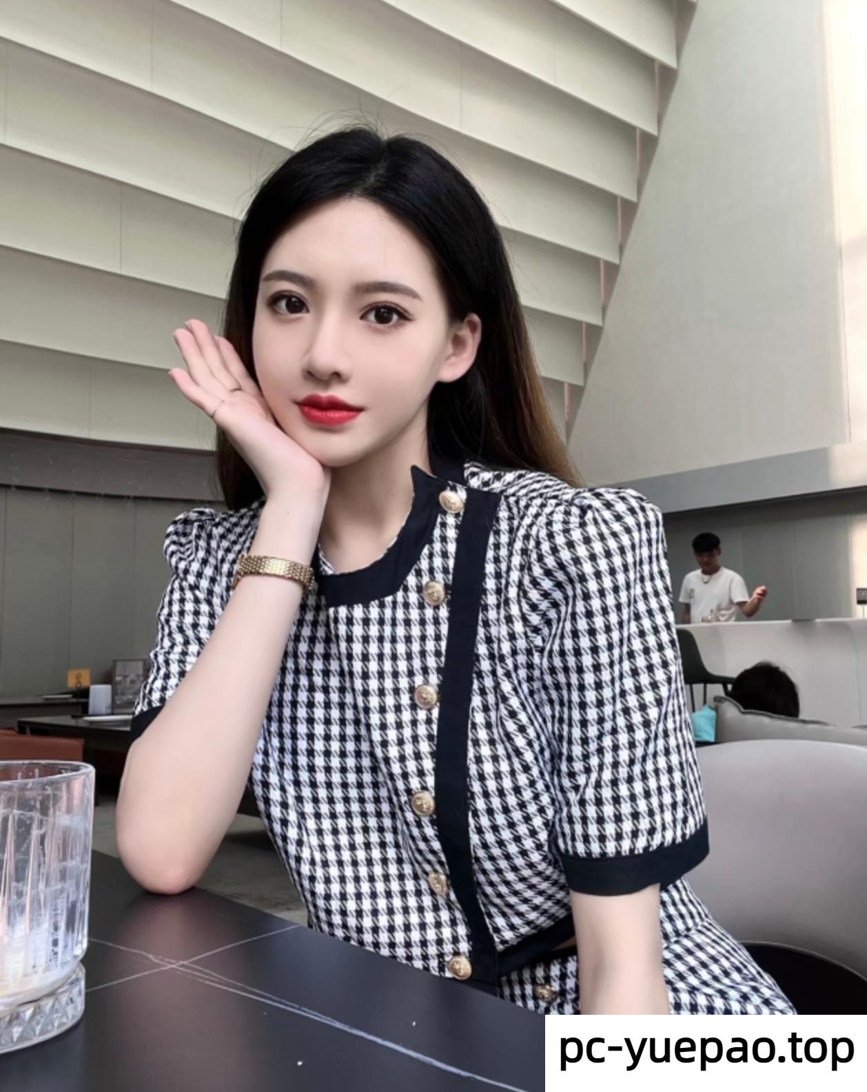 身材性感长腿老师