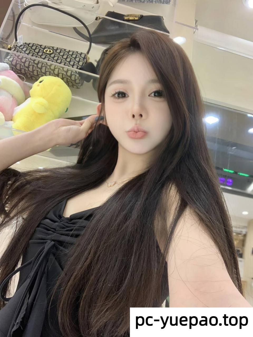 烟台狼友有福了发现一个极品